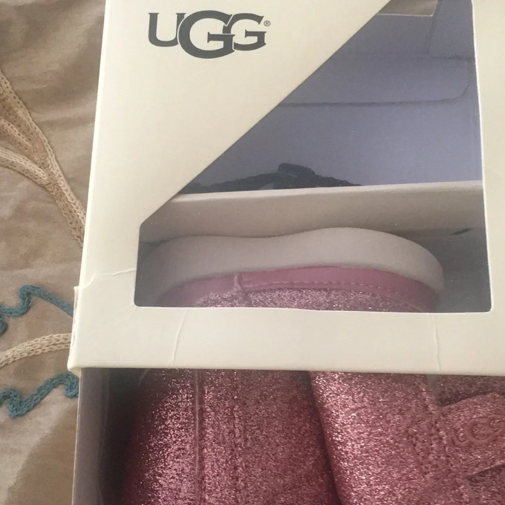 New Ugg keelan glitter pink boots